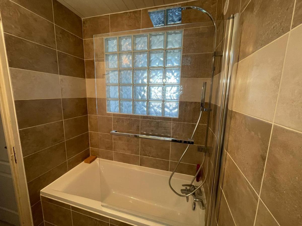 Chambre Chez L'Habitant Pres De Bordeaux Cenon Luaran gambar