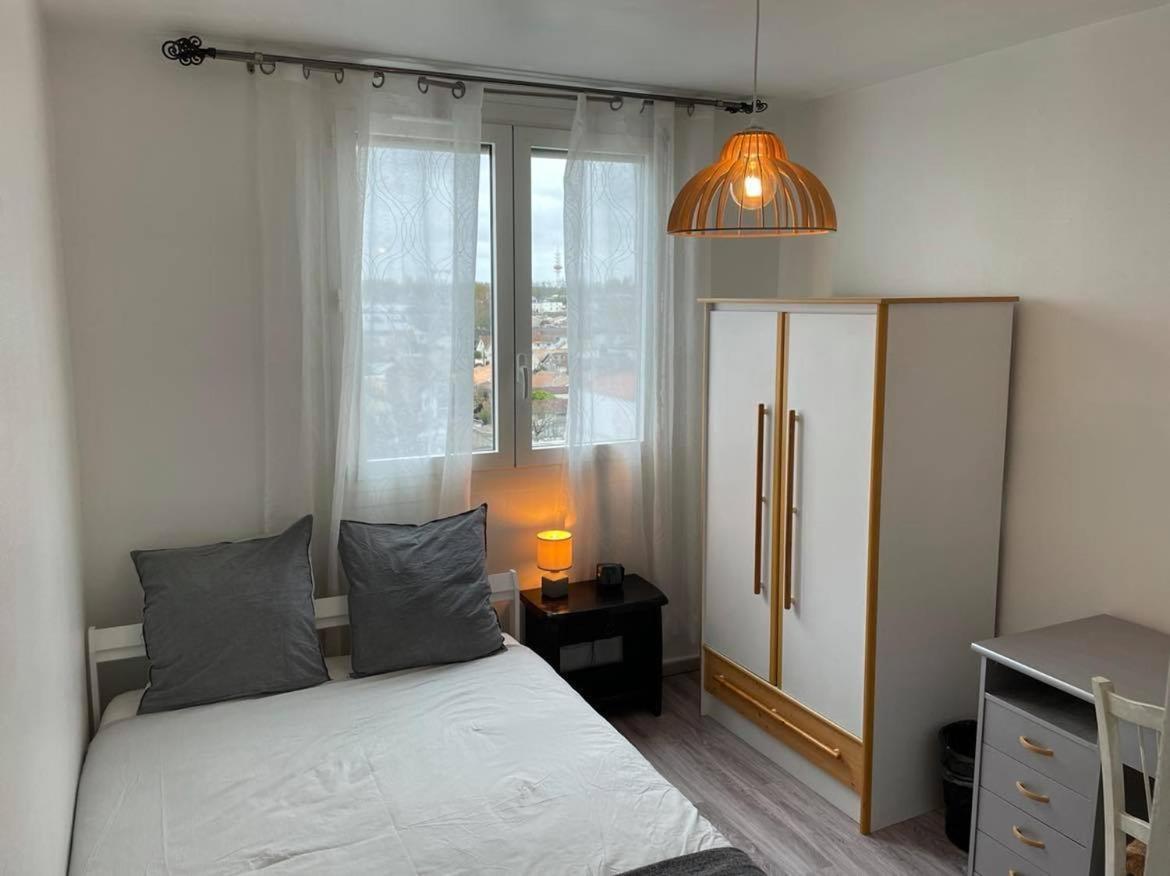 Chambre Chez L'Habitant Pres De Bordeaux Cenon Luaran gambar